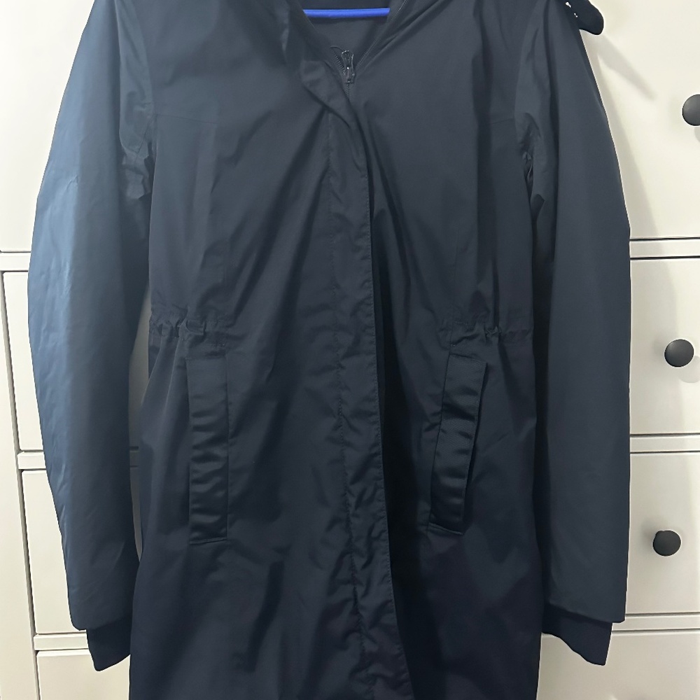 Lululemon size 8 lined winter coat navy
